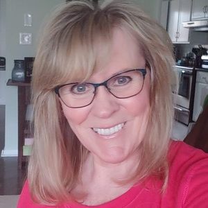 Meet your Posher, Debora ann